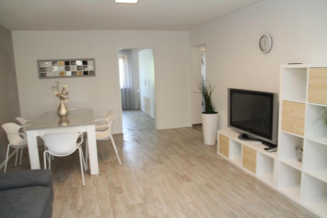 Ferienwohnung Garres Rust Bagian luar foto